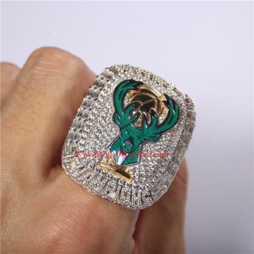 The Milwaukee Bucks NBA Championship Ring Has Insane Detail and Plenty of  Diamonds - Only Natural Diamonds