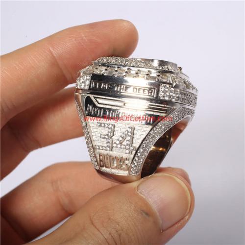 Milwaukee Bucks to give away 10,000 replica championship rings